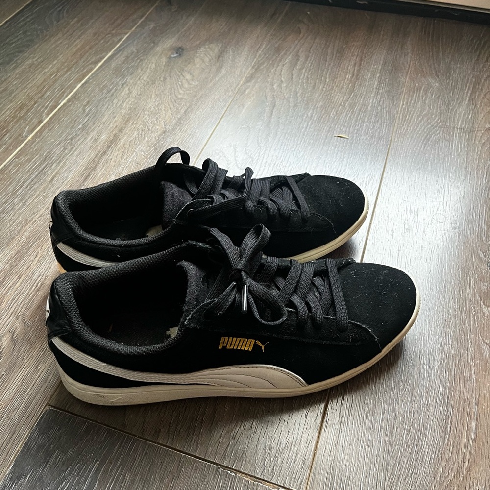 Puma Black and White Sneakers with Athletic Design